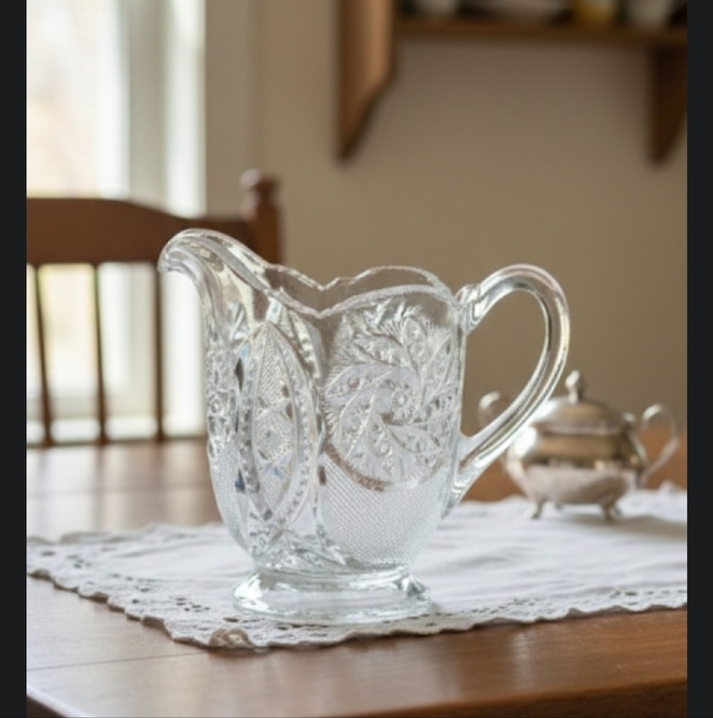 ❤️5/$25  Westmoreland Vintage Glass Pitcher